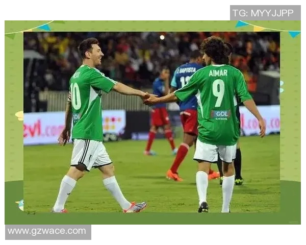 球星在绿茵场上驰骋展现非凡技艺与无畏拼搏精神的瞬间